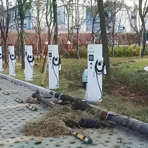 直流快充桩 180 kW
